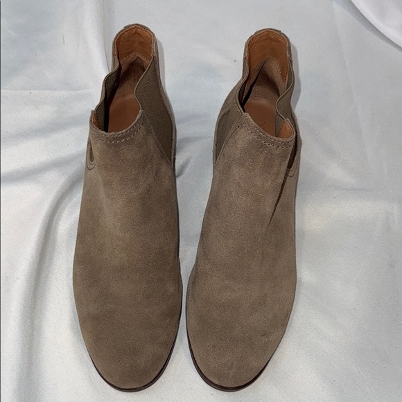 FRYE Mallory Chelsea Suede Leather Ankle boots, Taupe, women’s size 8, preowned - Picture 5 of 11